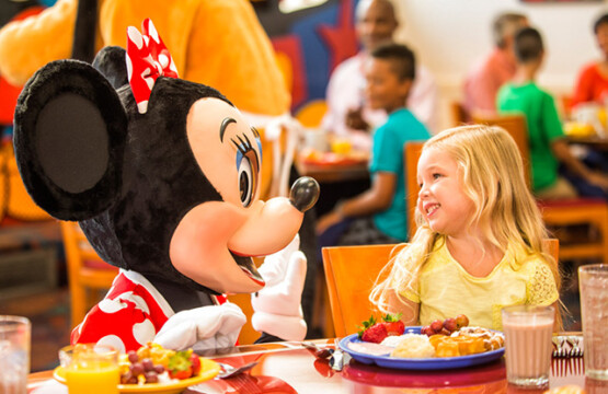 Alugue casa em Orlando e tome café da manhã com os personagens da Disney