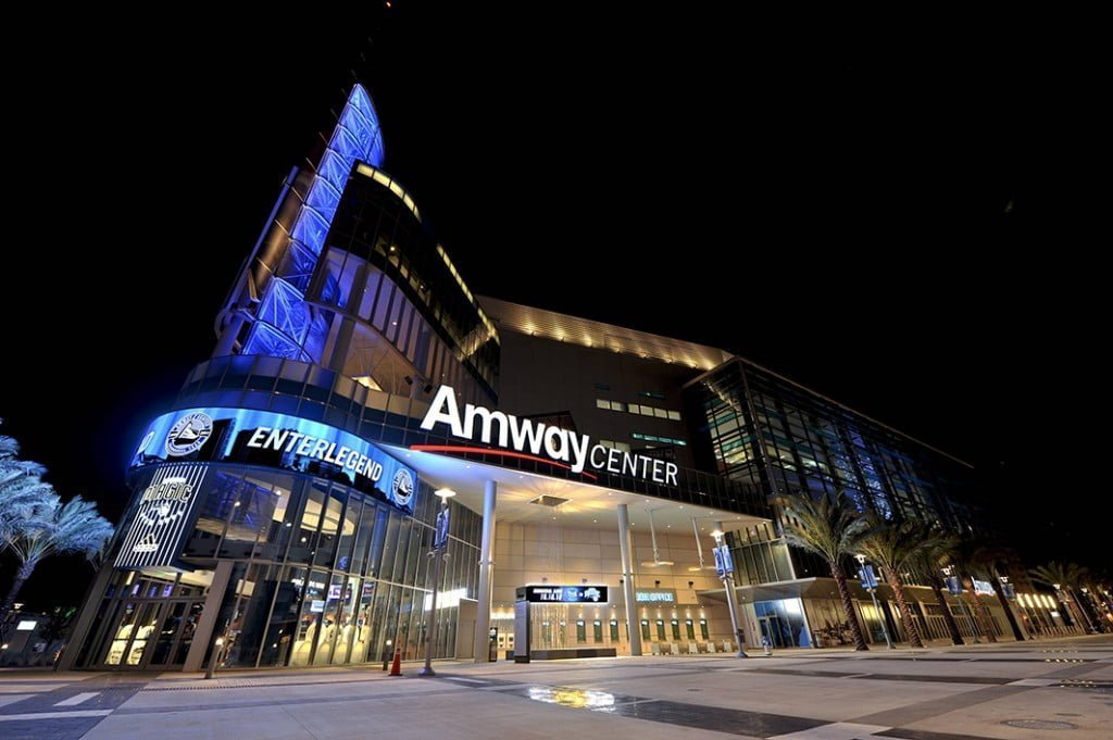 O imponente Amway Center