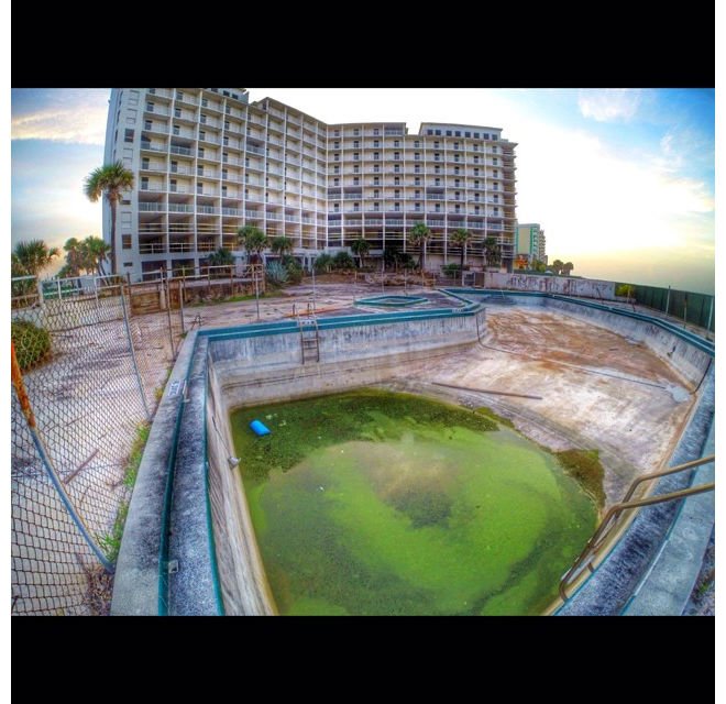 currentsmeetthetide-abandoned-hotel-on-the-beach