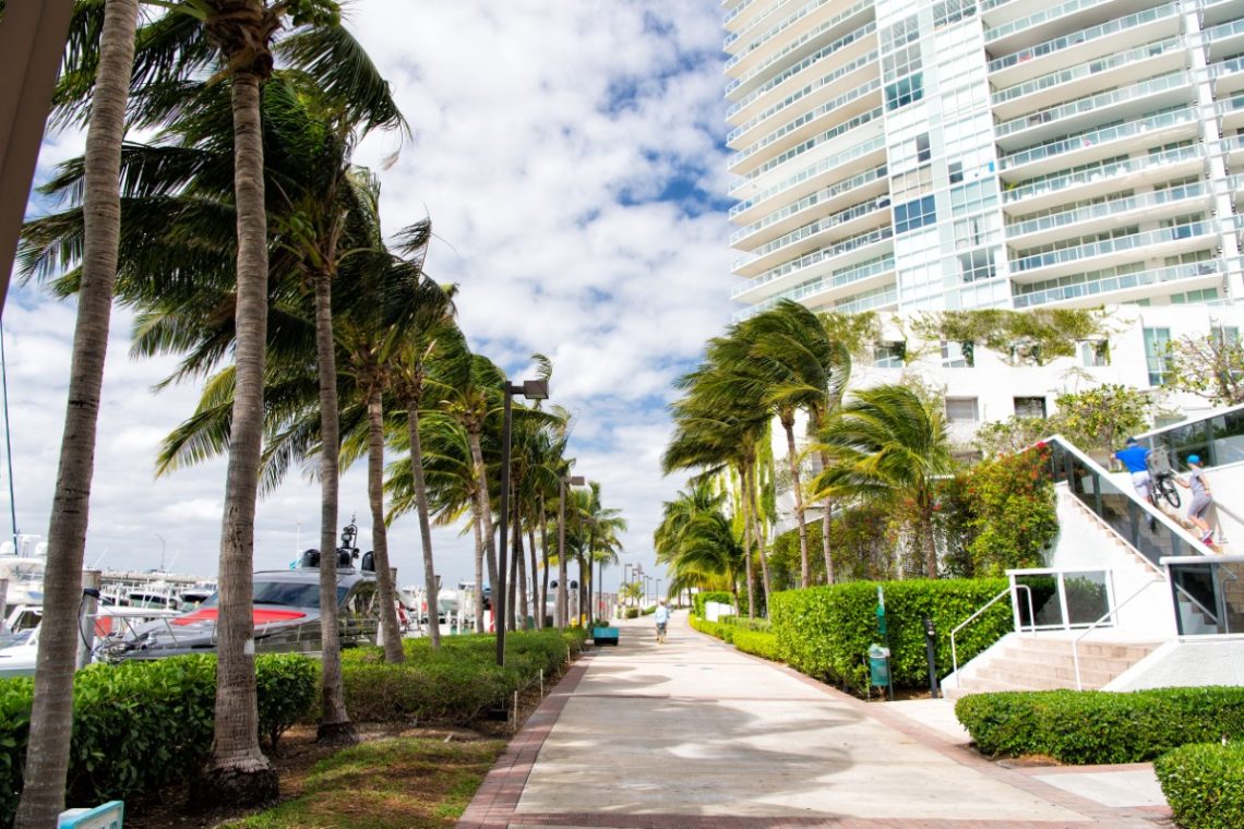 Distância de Miami a Orlando