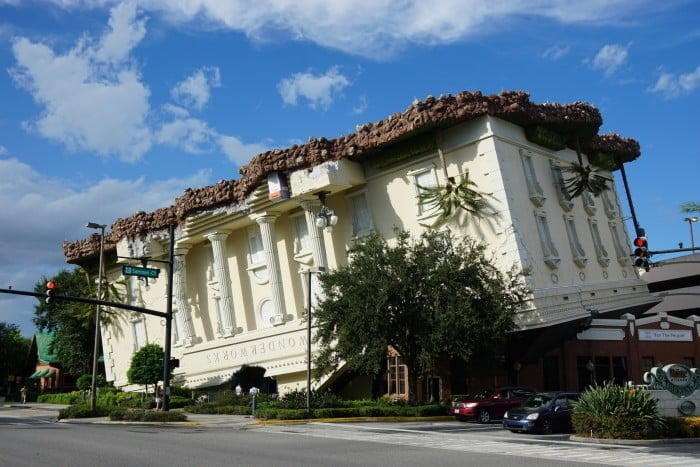 WonderWorks: A famosa casa de ponta-cabeça da I-Drive, em Orlando