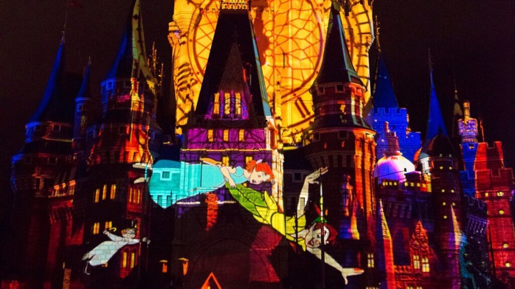 Disney estreia show de projeção no Castelo da Cinderela no Magic Kingdom